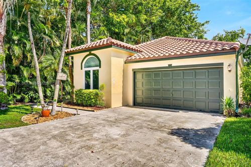 1419 Banyan Cir, Pompano Beach, FL, 33069-4976 | Card Image