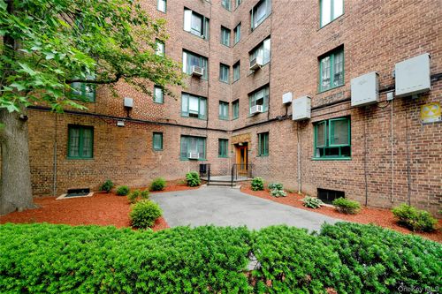 8g-14 Metropolitan Oval, Bronx, NY, 10462-6705 | Card Image