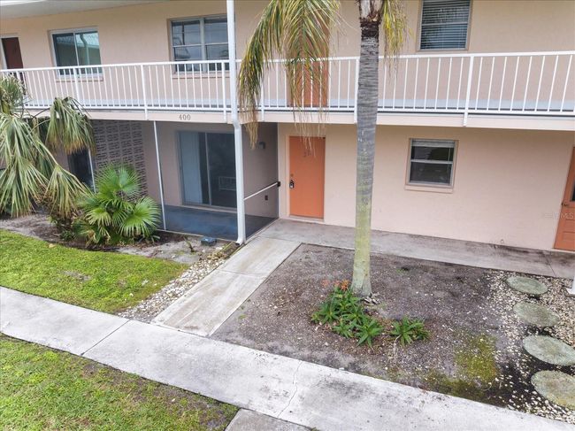 APT-213 - 400 Base Ave E, Condo with 2 bedrooms, 2 bathrooms and null parking in VENICE FL | Image 5
