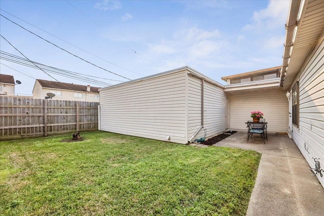 1047 Park Meadow Dr, Condo with 3 bedrooms, 2 bathrooms and null parking in Beaumont TX | Image 25