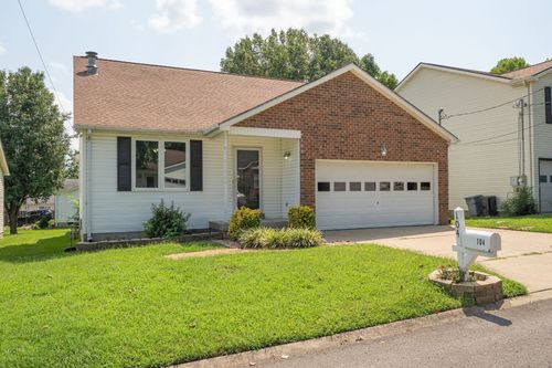 104 Edgehill Ln, Hendersonville, TN, 37075-4181 | Card Image