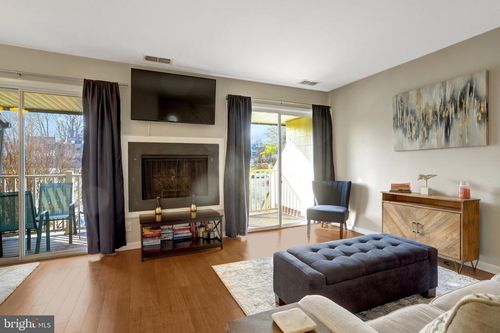 18-3940 Woodhue Pl, ALEXANDRIA, VA, 22309-3895 | Card Image