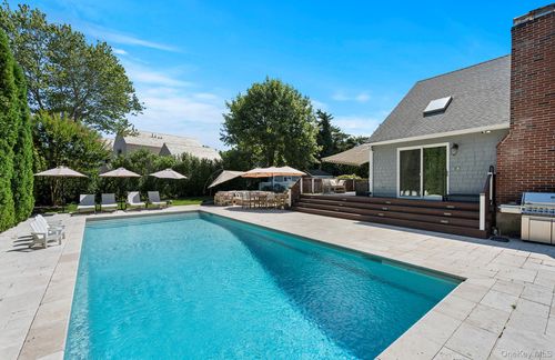 28 Windermere Dr, Sag Harbor, NY, 11963-1802 | Card Image
