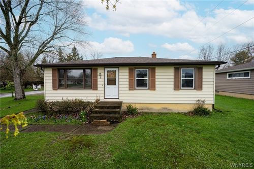 1 Ridgewood Dr, Orchard Park, NY, 14127-1111 | Card Image