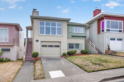 71 Castleton Ave, Daly City, CA, 94015-3530 | Card Image