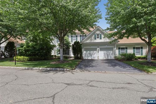 122 White Pine Ct, Paramus, NJ, 07652-1341 | Card Image