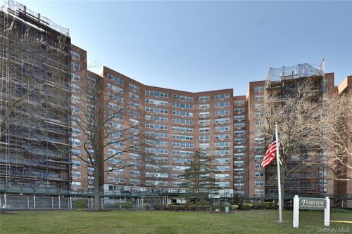 a1204-61-20 Grand Central Pkwy, Forest Hills, NY, 11375-1280 | Card Image
