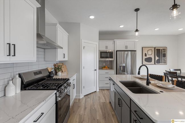 10901 N 161 St St, House other with 5 bedrooms, 4 bathrooms and 3 parking in Bennington NE | Image 11