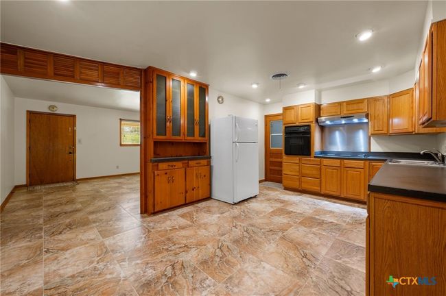 201 Hillcrest Dr, House other with 4 bedrooms, 2 bathrooms and null parking in Luling TX | Image 8