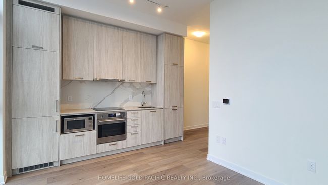 1808 - 10 Honeycrisp Cres, Condo with 0 bedrooms, 1 bathrooms and null parking in Vaughan ON | Image 8