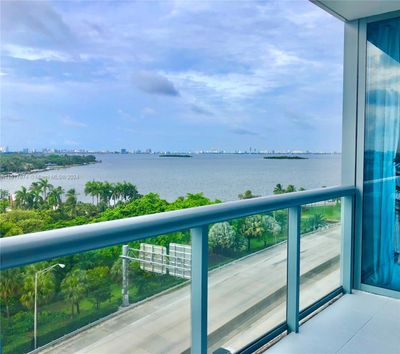 805 - 601 Ne 36th St, Condo with 1 bedrooms, 1 bathrooms and null parking in Miami FL | Image 1