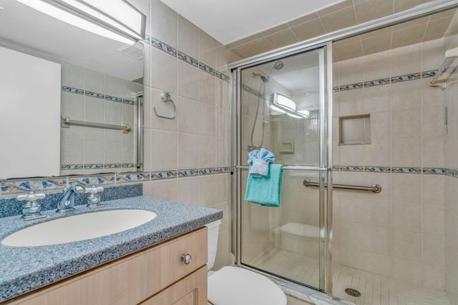 Bath 2 Guest Bath | Image 33
