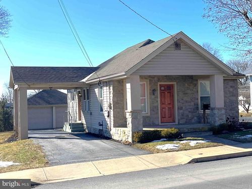 1140 Main St, AKRON, PA, 17501-1637 | Card Image