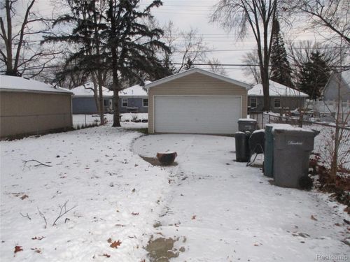 24411 Union St, Dearborn, MI, 48124-4821 | Card Image