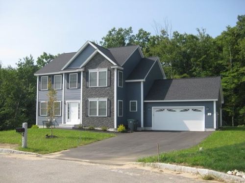 5 Alumni Cir, Hooksett, NH, 03106-3606 | Card Image