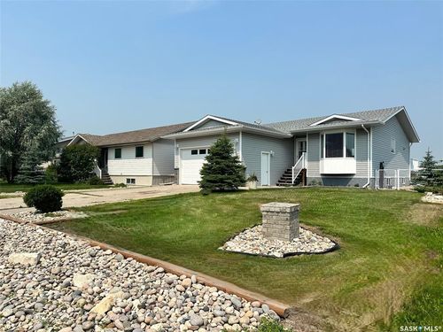 534 5th Ave W, Hudson Bay, SK, S0E0Y0 | Card Image