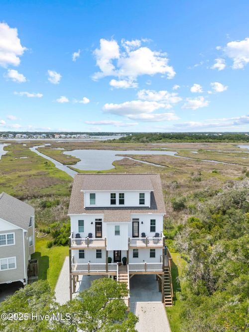 310 Bay Cir, N Topsail Beach, NC, 28460-9515 | Card Image