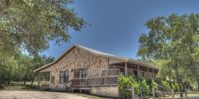 121 David Rankin Rd, House other with 3 bedrooms, 2 bathrooms and null parking in Leakey TX | Image 7