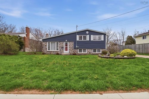 124 Gourok Ave, Dartmouth, NS, B2X2A5 | Card Image