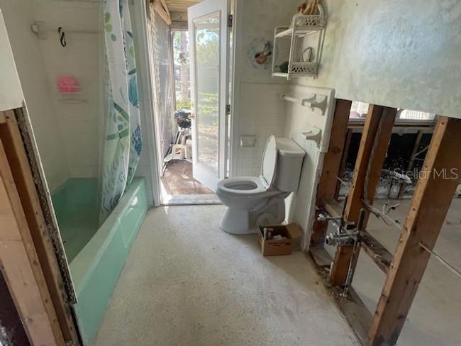 5365 Dover St Ne, House other with 3 bedrooms, 2 bathrooms and null parking in St Petersburg FL | Image 12