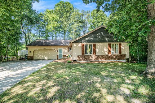 1933 Pinecroft Ln, Wyoming, MI, 49519-4929 | Card Image