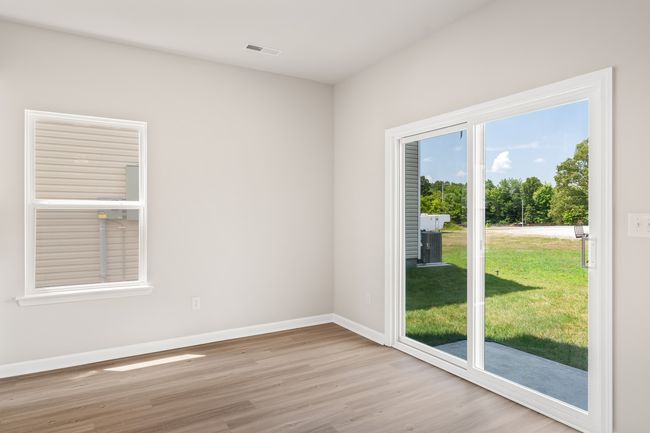 2040 Lala Loop, House other with 4 bedrooms, 3 bathrooms and 2 parking in White Bluff TN | Image 8
