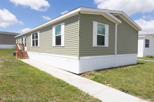 220 Borman Ave, Flushing, MI, 48433-9333 | Card Image