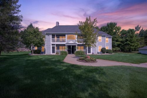718 W Barrington Cir, Jackson, MI, 49203-2583 | Card Image