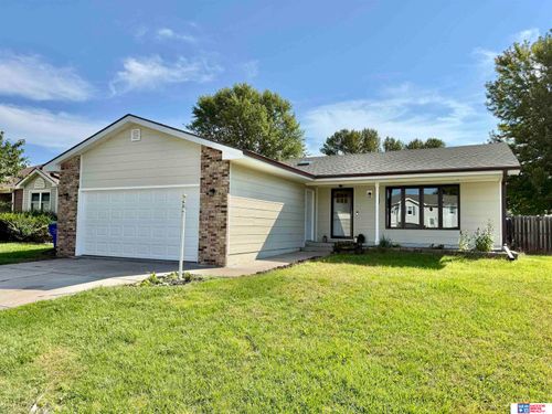 2040 Star St, Seward, NE, 68434-3001 | Card Image