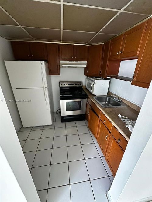 apt-d416-496 Nw 165th Street Rd, Miami, FL, 33169-6451 | Card Image