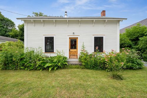 8 Short St, Vergennes, VT, 05491-1330 | Card Image