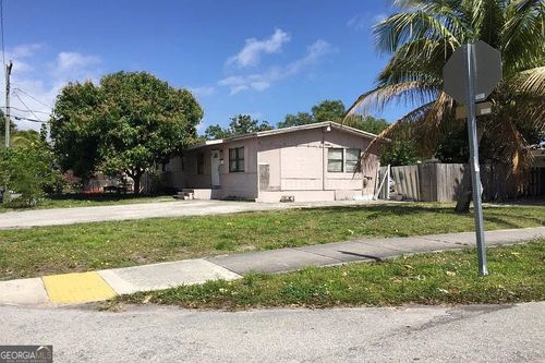31 Nw 17th Ct, Pompano Beach, FL, 33060-5238 | Card Image
