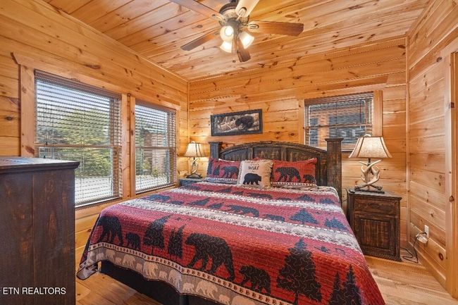 880 Great Smoky Way, House other with 4 bedrooms, 4 bathrooms and null parking in Gatlinburg TN | Image 13
