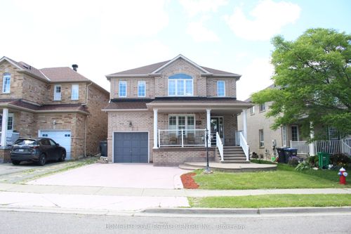108 Fairhill Ave, Brampton, ON, L7A2H5 | Card Image