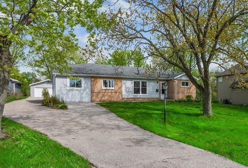 985 Aspen St, Hoffman Estates, IL, 60169-4405 | Card Image