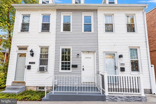 1933 Logan St, HARRISBURG, PA, 17102-1828 | Card Image