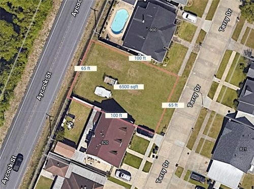 824 Terry Dr, Arabi, LA, 70032-1167 | Card Image
