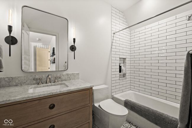 Fourth bedroom w/ full bathroom | Image 60