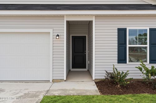 146 N Squires Lane, Richlands, NC, 28574 | Card Image