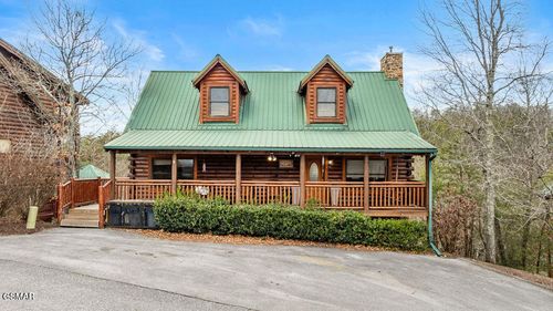 3306 Kestrel Way, Pigeon Forge, TN, 37863 | Card Image