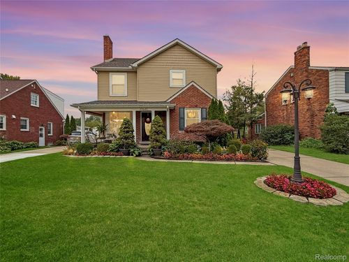 20645 Vernier Cir, Grosse Pointe Woods, MI, 48236-1613 | Card Image