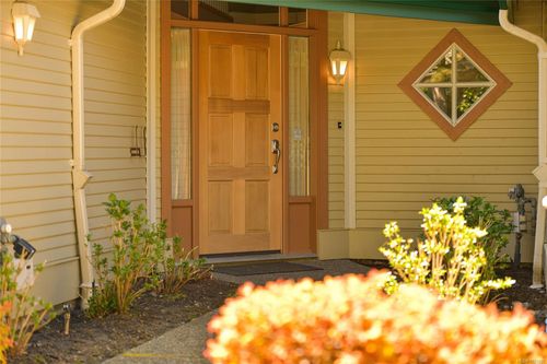 13-520 Marsett Pl, Victoria, BC, V8Z7J1 | Card Image