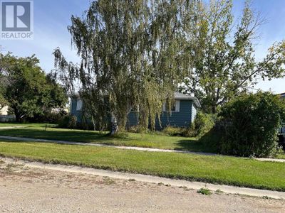 214 Stuart St, House other with 5 bedrooms, 2 bathrooms and 5 parking in Blackie AB | Image 2