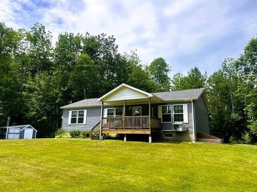 28 Back Searsport Road, Belfast, ME, 04915 | Card Image