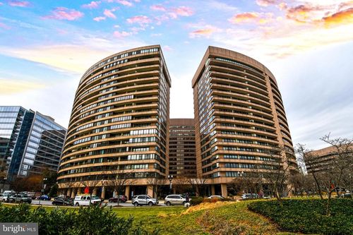apt-310s-1300 Crystal Dr, ARLINGTON, VA, 22202-3208 | Card Image