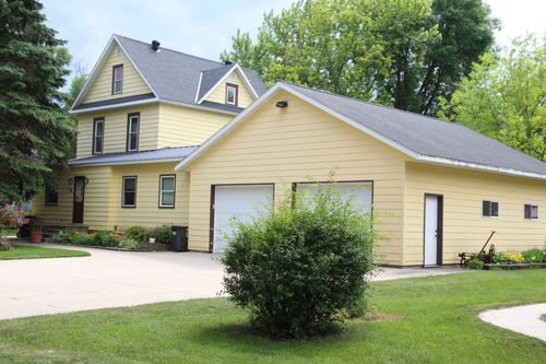 120 3rd St W, Hector, MN, 55342-1033 | Card Image