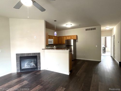 14579 Vauxhall Dr, Sterling Heights, MI, 48313-2740 | Card Image
