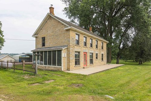 9661 County Road H, Cuba City, WI, 53807-9466 | Card Image