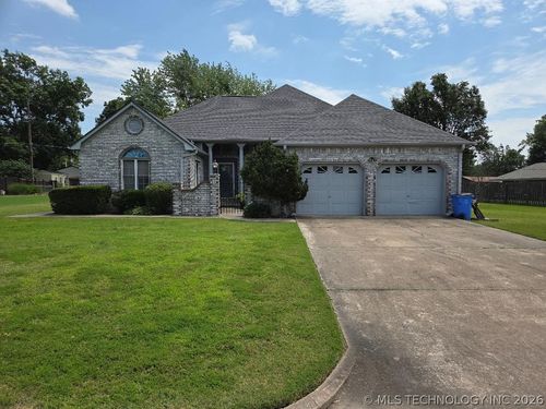 112 Circle Drive, Checotah, OK, 74426 | Card Image