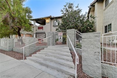 102 - 3404 Winterhaven Street, Condo with 3 bedrooms, 2 bathrooms and null parking in Las Vegas NV | Image 3